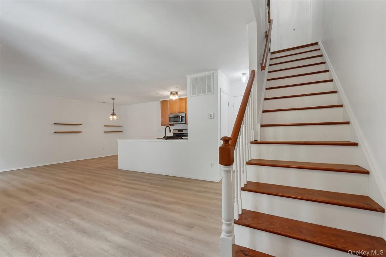 48 Homestead Village Dr - Photo 5 of 35