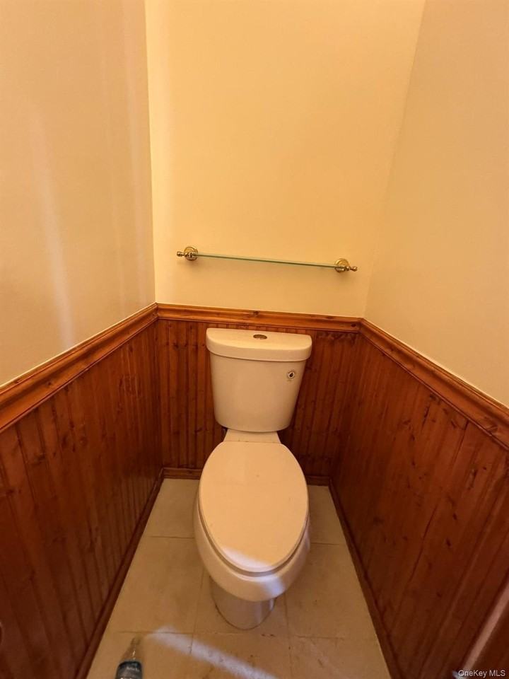227 Beverly Rd - Photo 4 of 39
