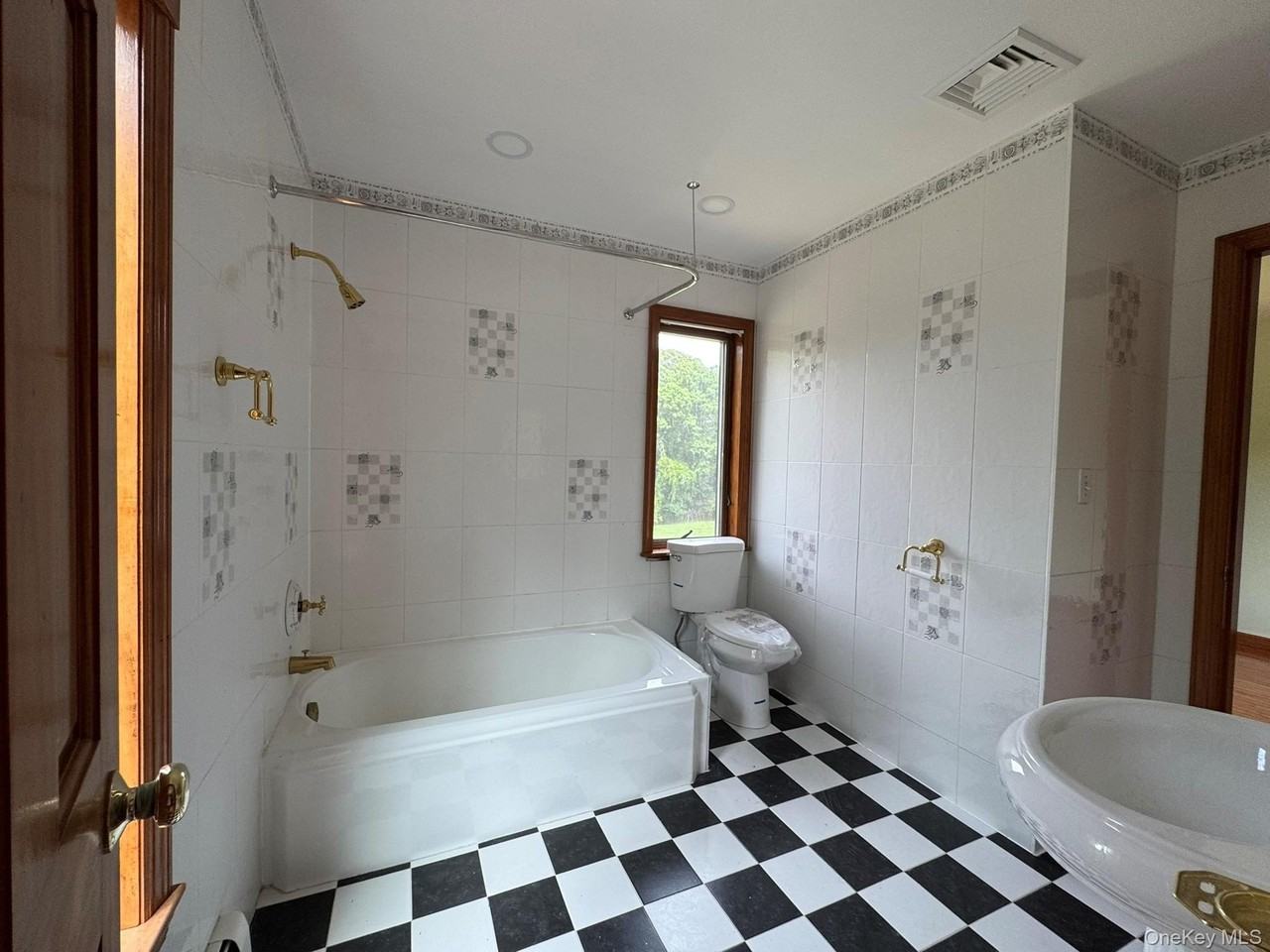 227 Beverly Rd - Photo 5 of 39
