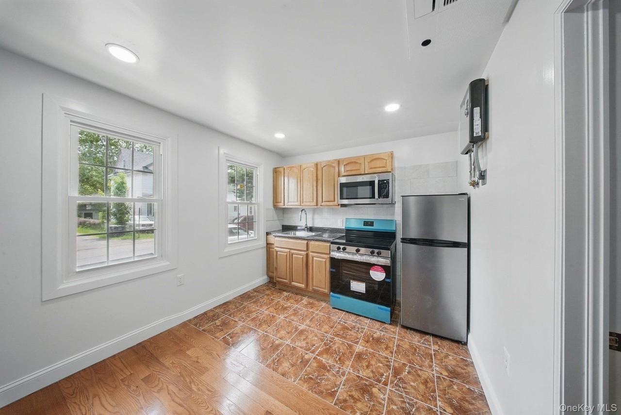 14 Yankee Pl #1 - Photo 2 of 12