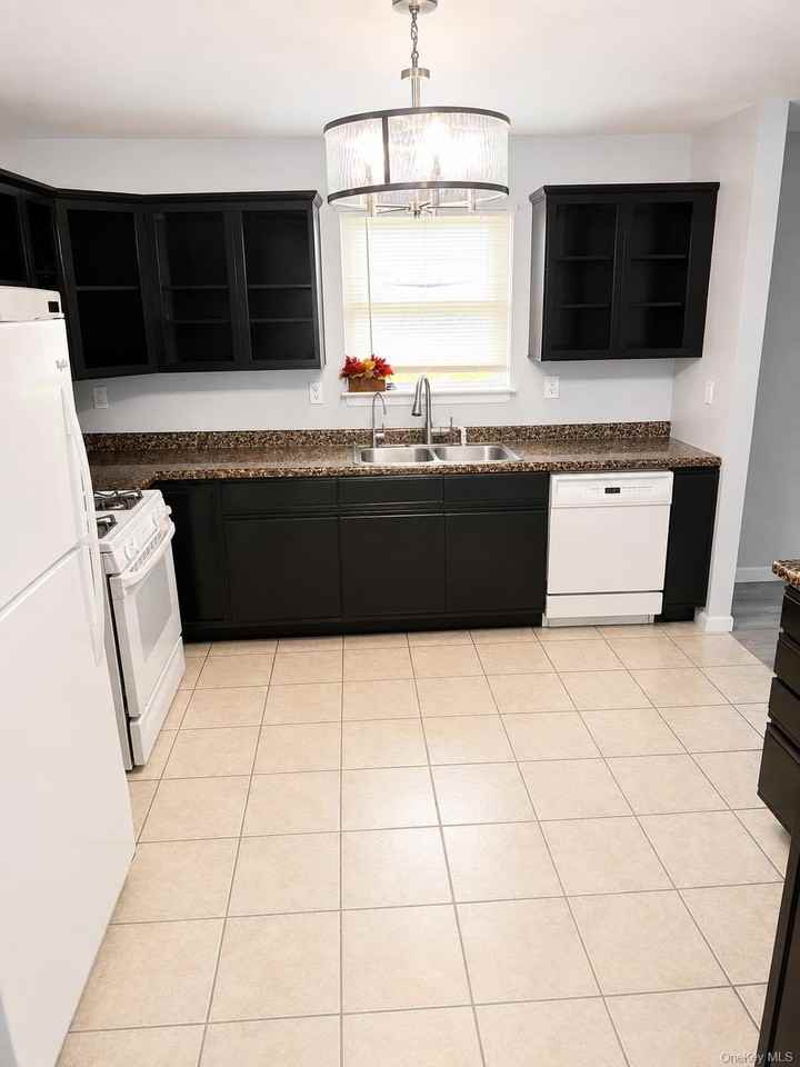 13 Talcott Pl - Photo 2 of 7