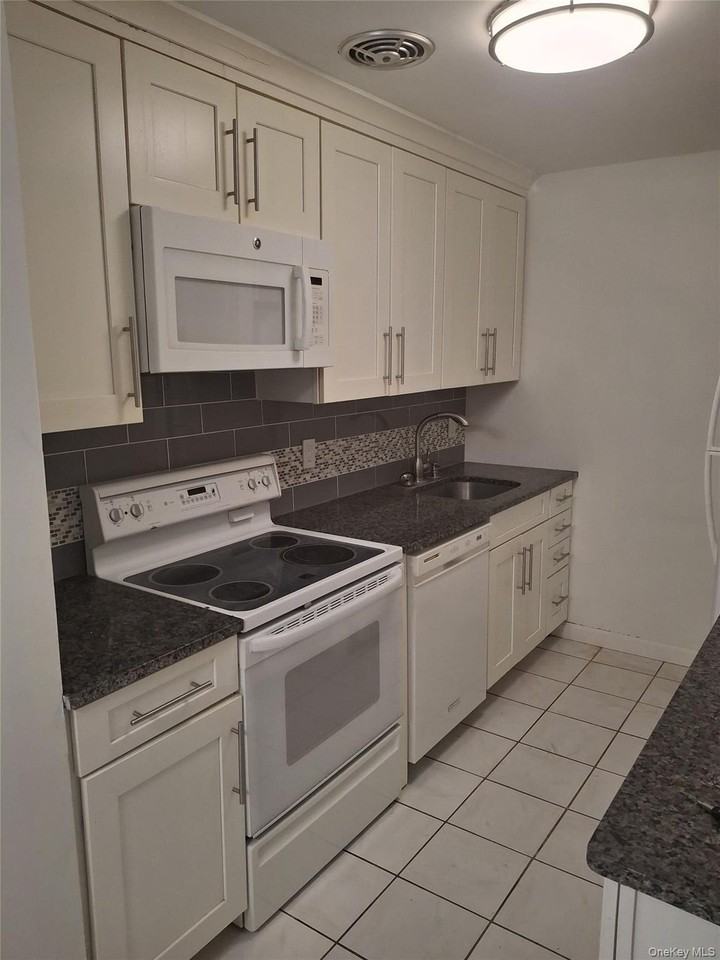 2 Secora Rd #C18 - Photo 5 of 12