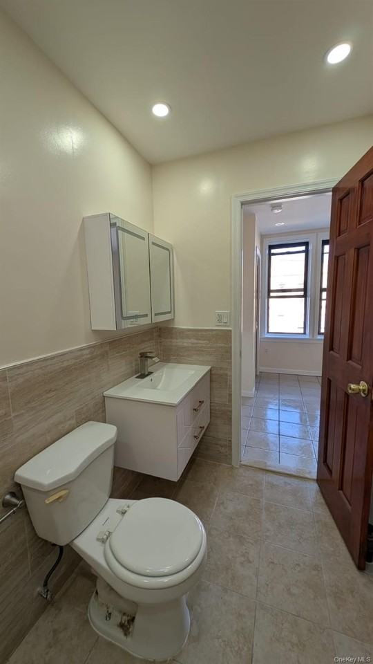 21485 Jamaica Ave #2F - Photo 2 of 9