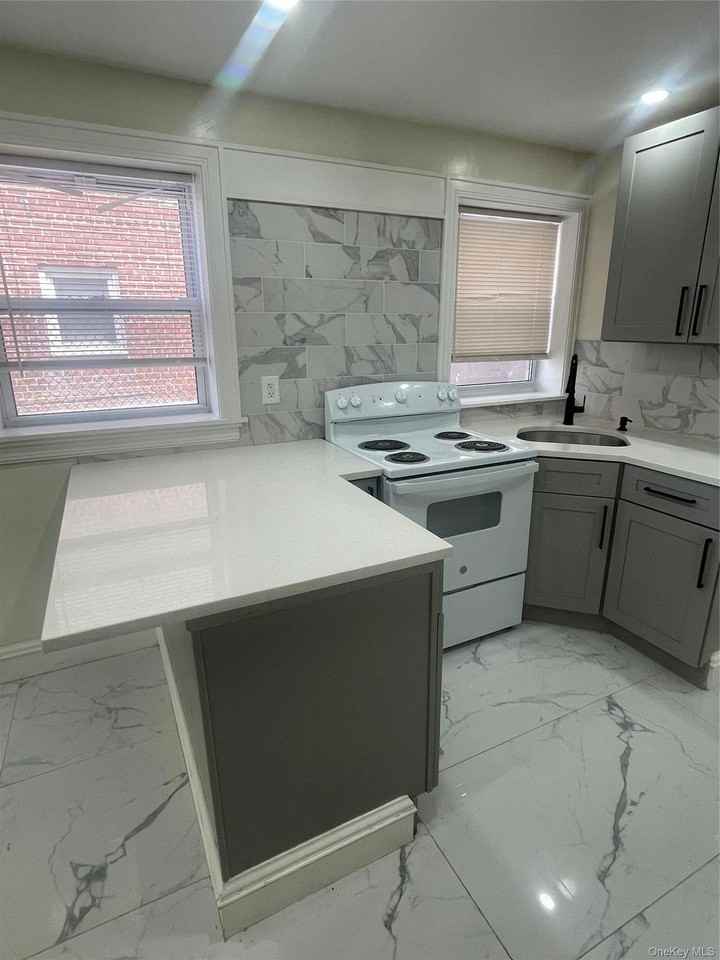 1226 Bergen Ave #1 - Photo 4 of 8