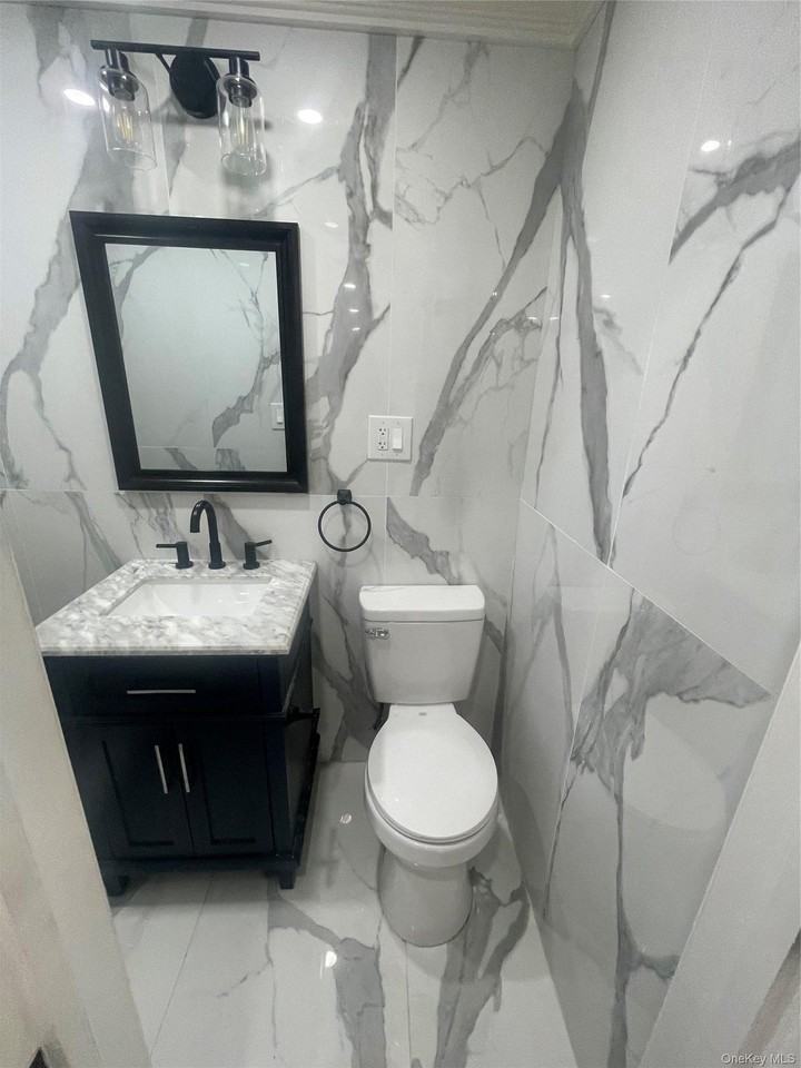 1226 Bergen Ave #1 - Photo 7 of 8