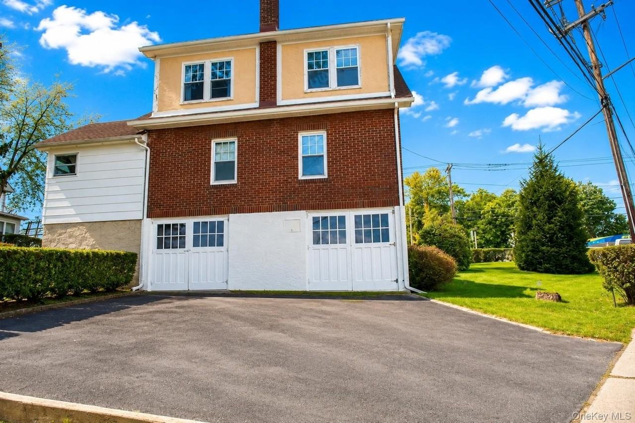 153 Wisner Ave - Photo 3 of 3