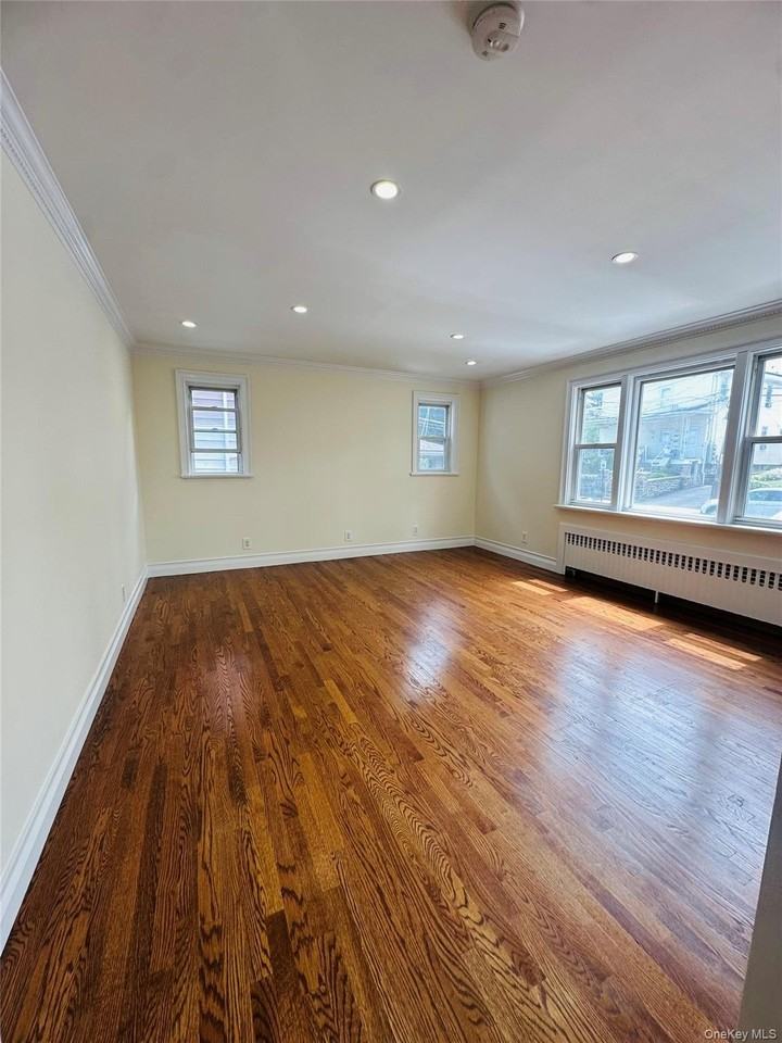 35 Lindsey St - Photo 3 of 20