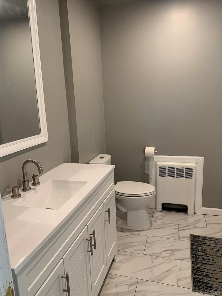 402 Leslie Ln - Photo 4 of 7
