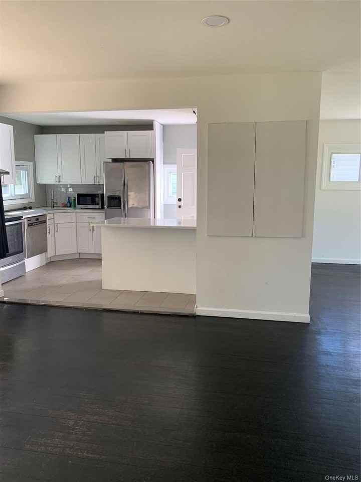 402 Leslie Ln - Photo 5 of 7