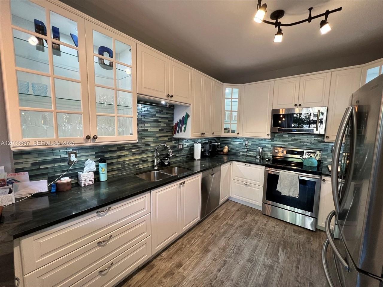 1140 Cliffrose St - Photo 5 of 40