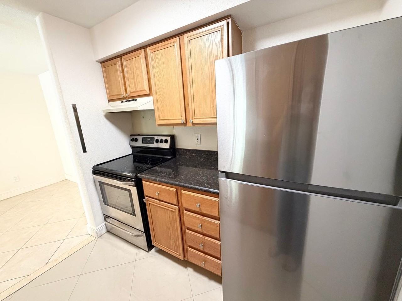 755 Riverside Dr Apt 1335 - Photo 4 of 18