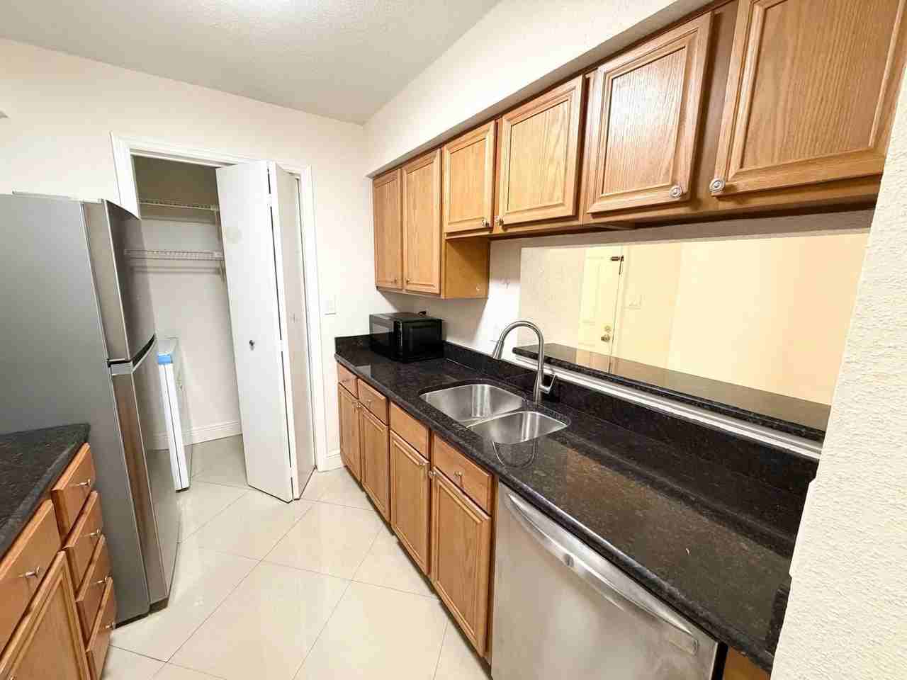 755 Riverside Dr Apt 1335 - Photo 5 of 18