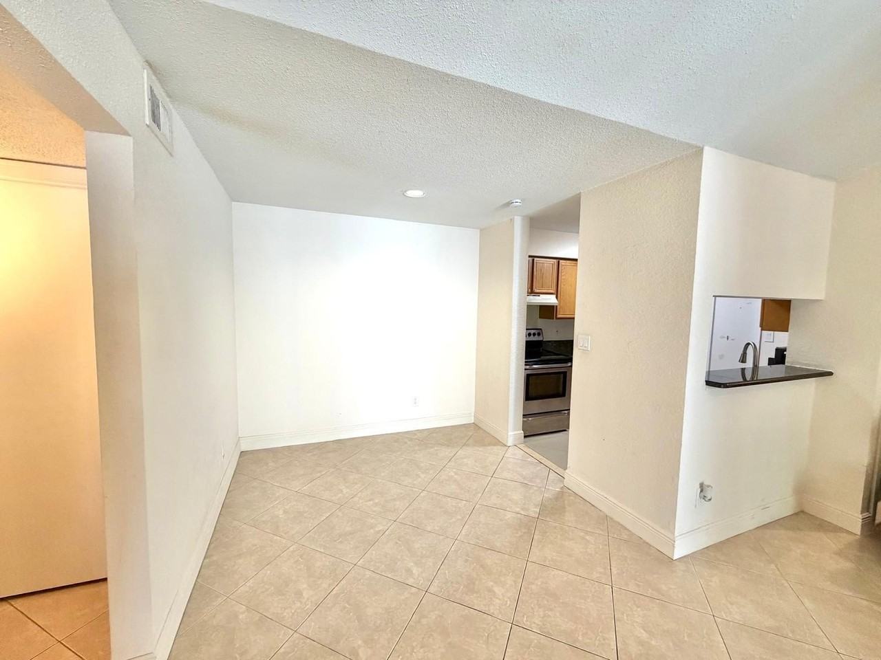 755 Riverside Dr Apt 1335 - Photo 7 of 18