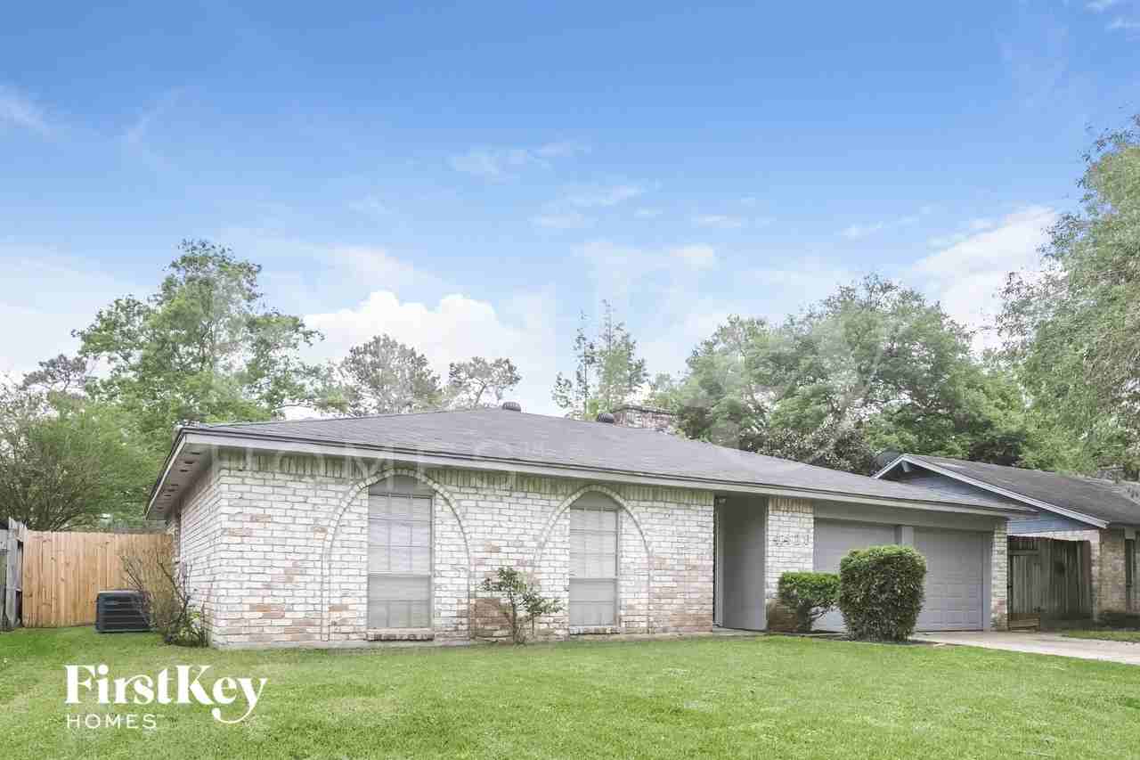 4426 Adonis Dr - Photo 3 of 16
