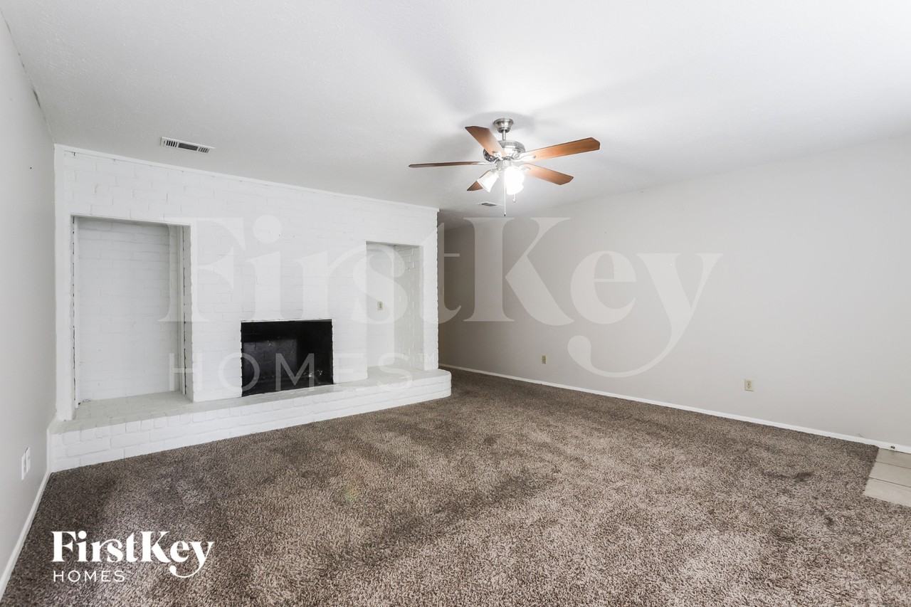 4426 Adonis Dr - Photo 5 of 16