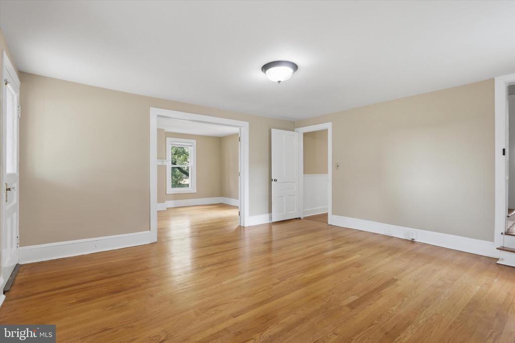 8606 Yellow Springs Rd - Photo 4 of 50