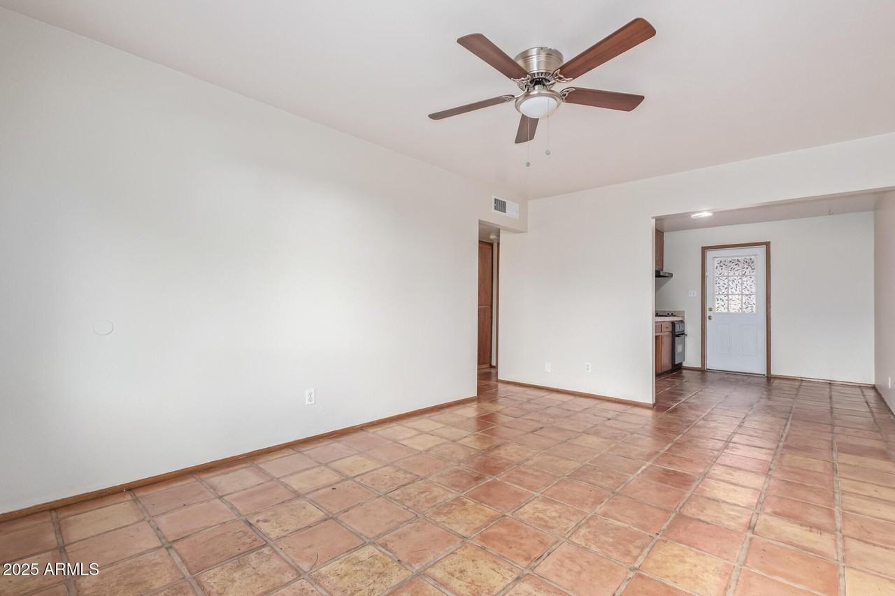 7153 N 57th Dr Apt 3 - Photo 5 of 26