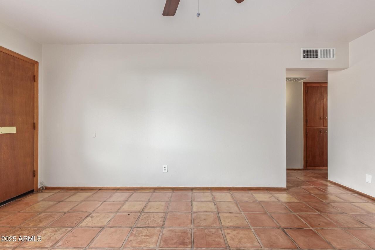 7153 N 57th Dr Apt 3 - Photo 7 of 26