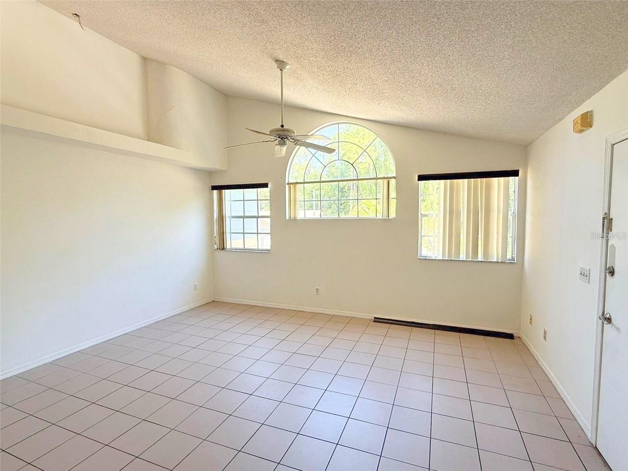 2000 Royal Bay Blvd - Photo 3 of 21