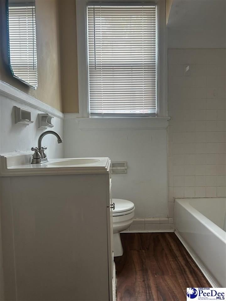 600 Warley St Apt 4 - Photo 6 of 8