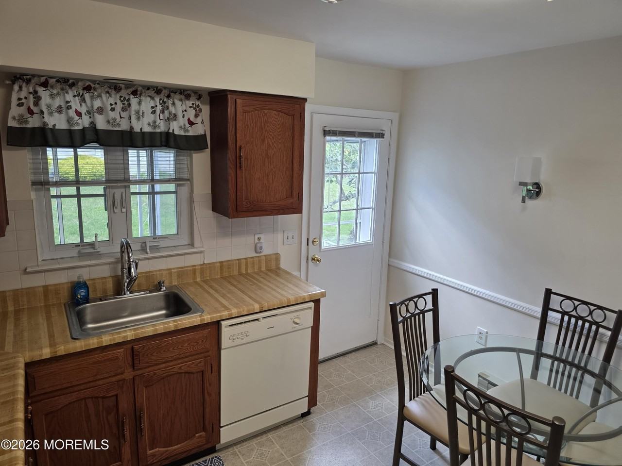 40 Birchwood Dr - Photo 2 of 13