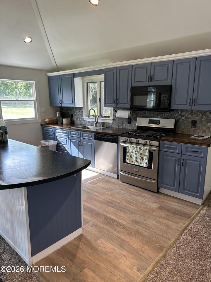 164 Everett Rd #165 - Photo 6 of 21