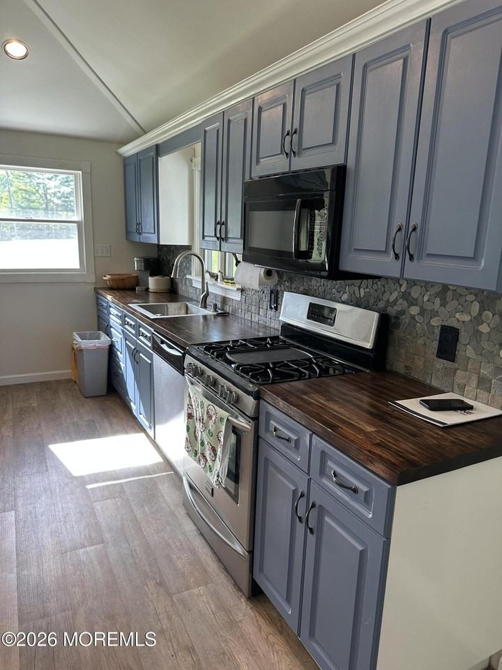 164 Everett Rd #165 - Photo 7 of 21