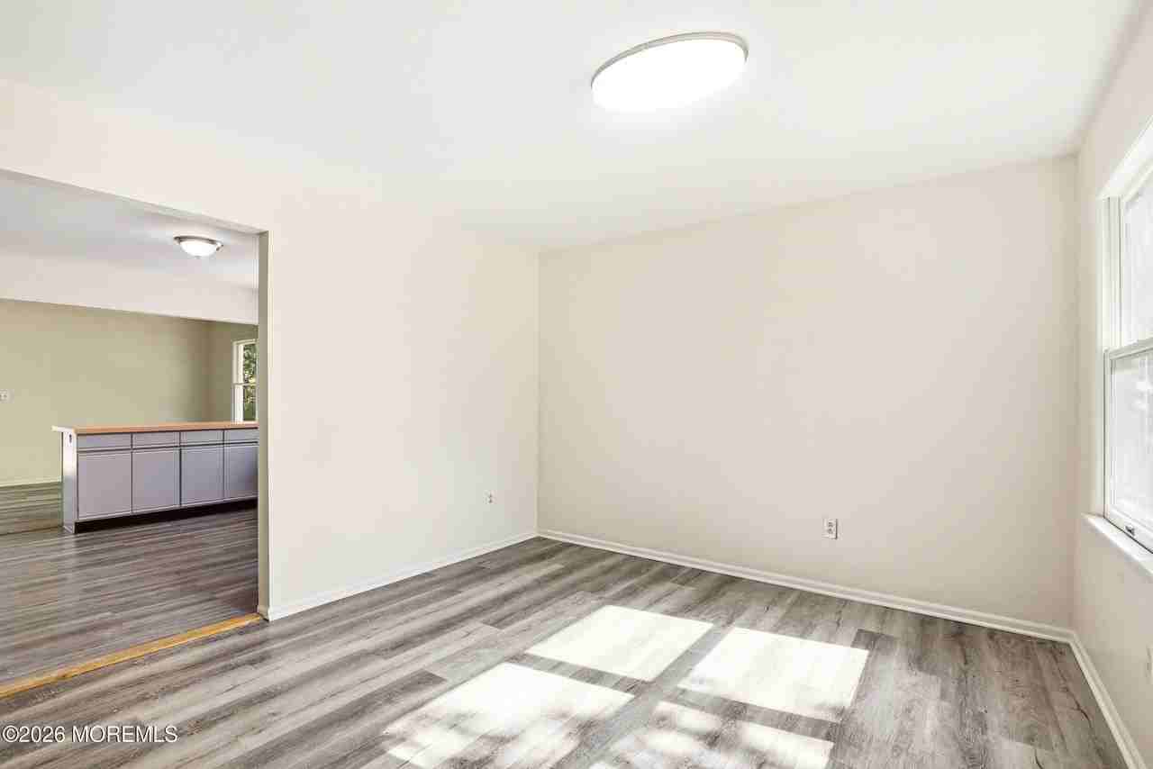 1305 Marshall St - Photo 5 of 19