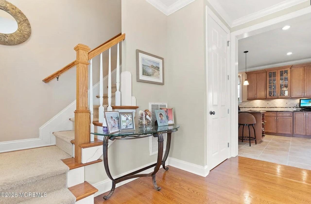 15 S Jackson Ave - Photo 2 of 18