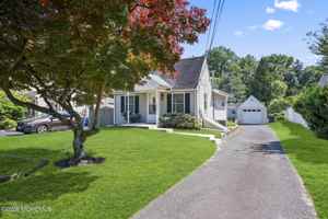 featured image of 804 Nutswamp Rd #FRONT