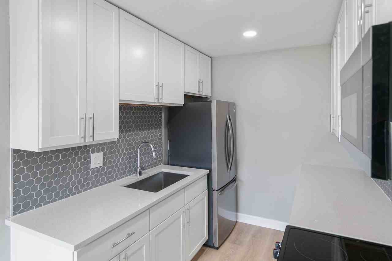 405 E Reed St #9 - Photo 4 of 14