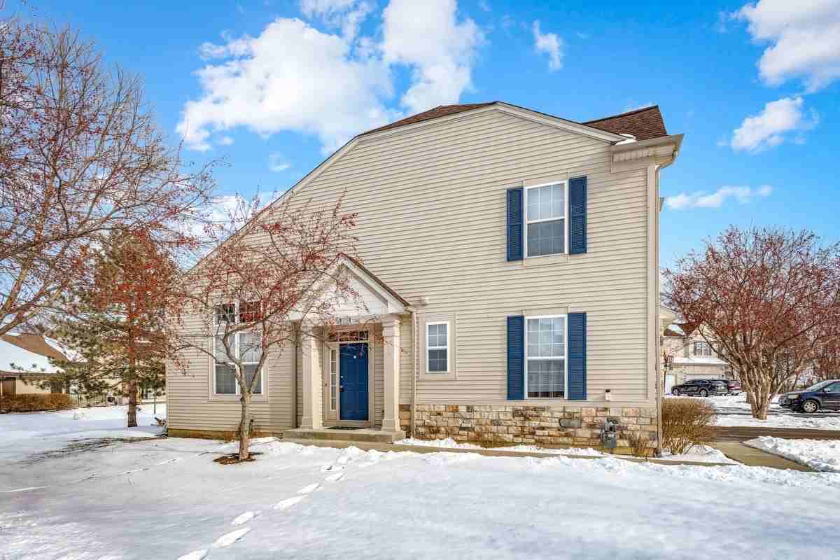840 Amelia Ct - Photo 2 of 30