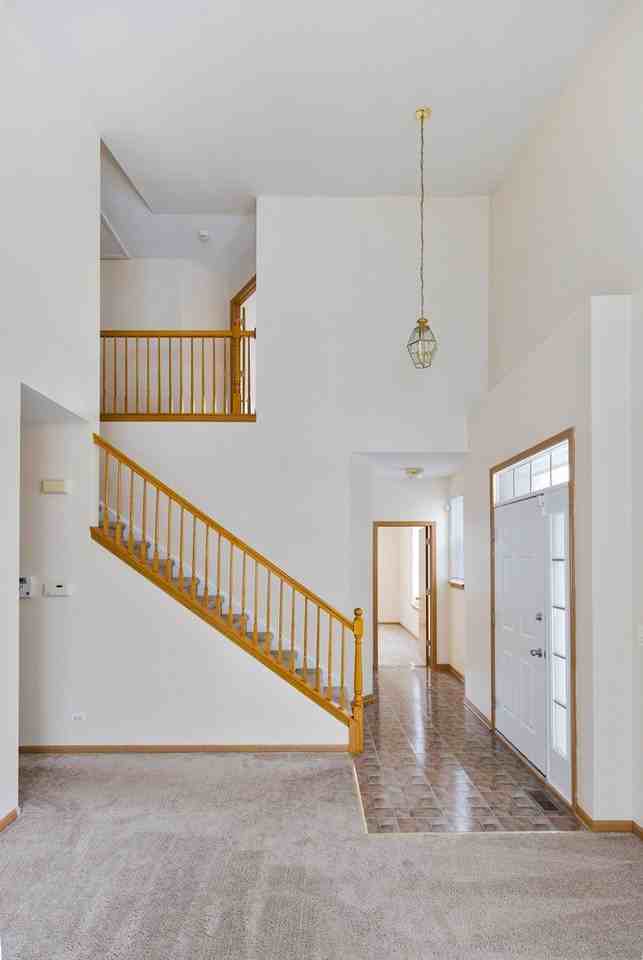 840 Amelia Ct - Photo 3 of 30