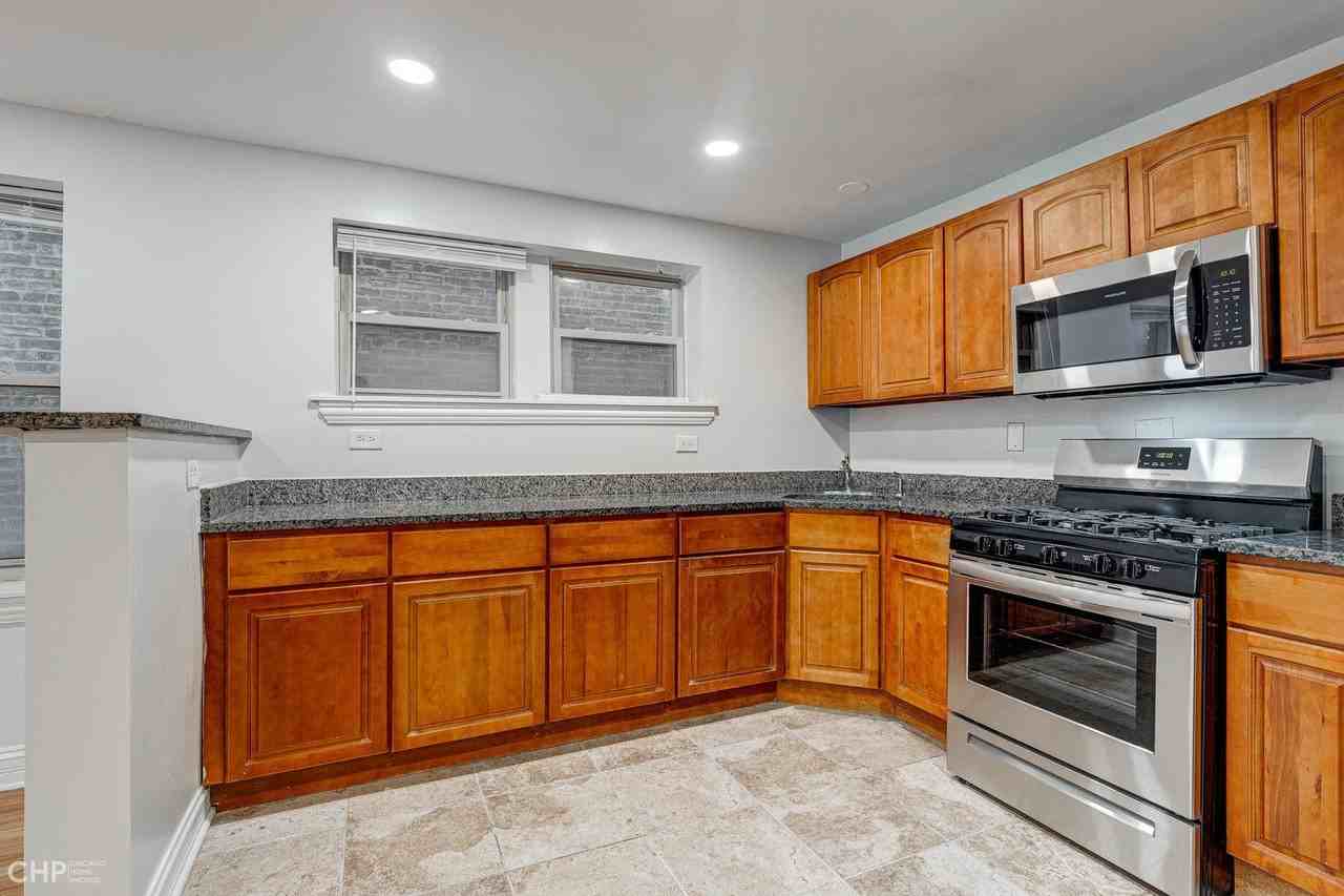 4938 S King Dr #2 - Photo 3 of 16