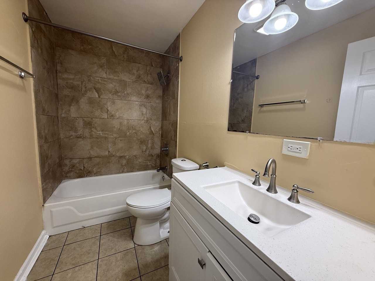 916 Williams St - Photo 5 of 9