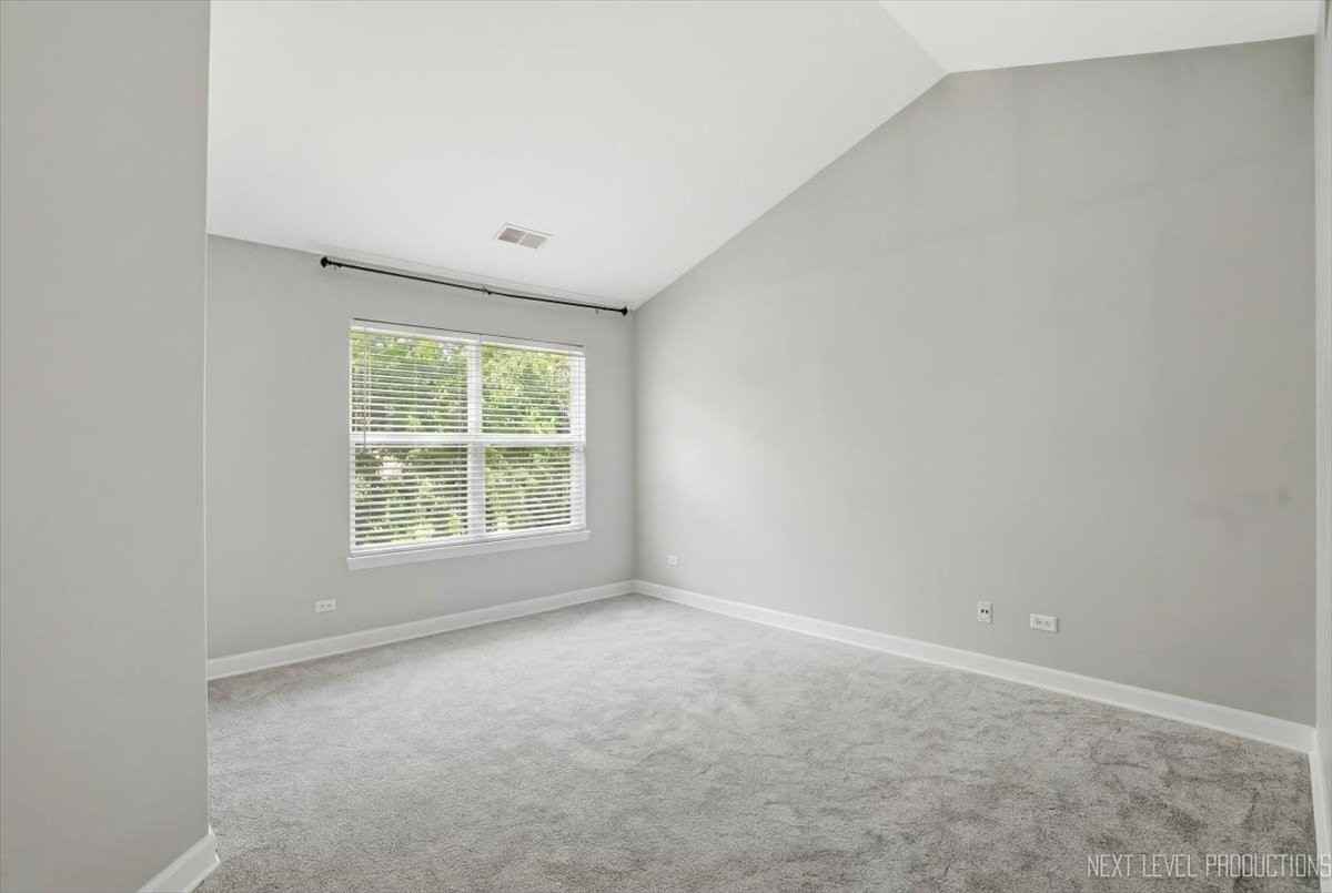 3044 Waters Edge Cir - Photo 7 of 25