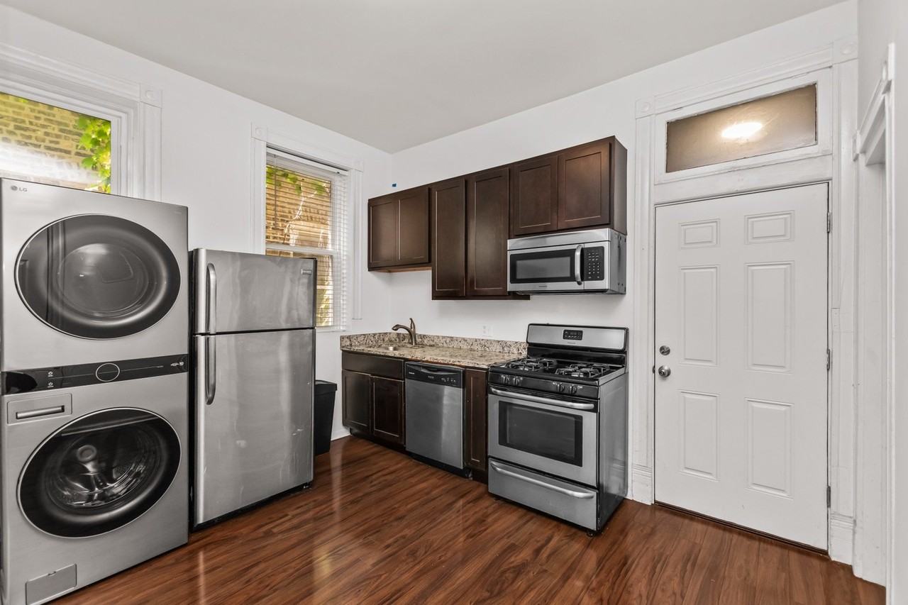 841 N Damen Ave #2R - Photo 5 of 21
