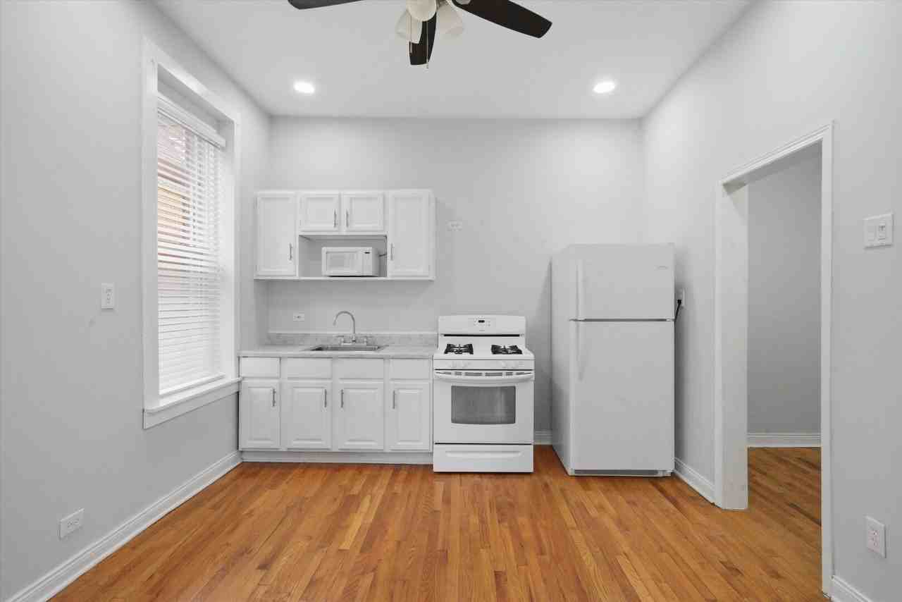 2125 W 18th Pl #1F - Photo 6 of 15