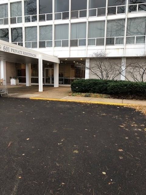 601 E 32nd St #203 - Photo 3 of 36