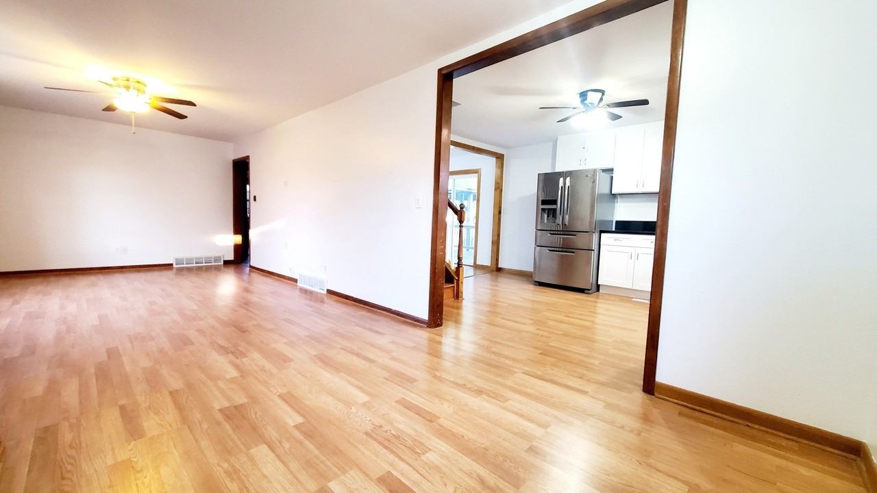 4517 Parkway Ave - Photo 3 of 20