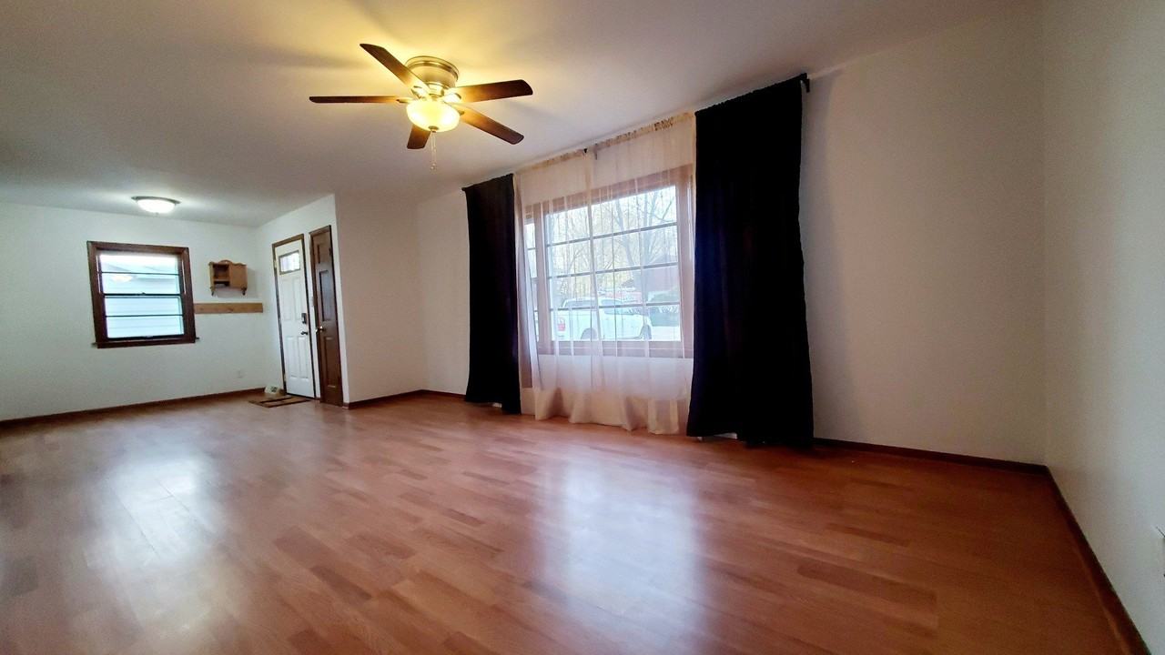 4517 Parkway Ave - Photo 4 of 20