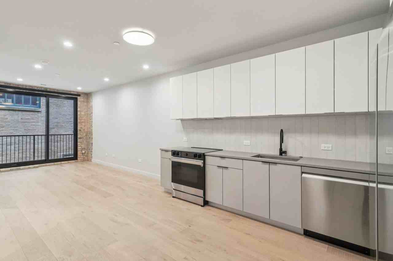 1706 Sherman Ave #212 - Photo 5 of 15