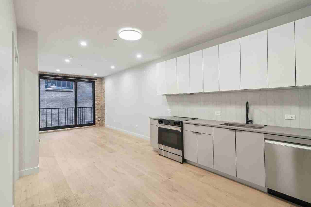 1706 Sherman Ave #212 - Photo 6 of 15