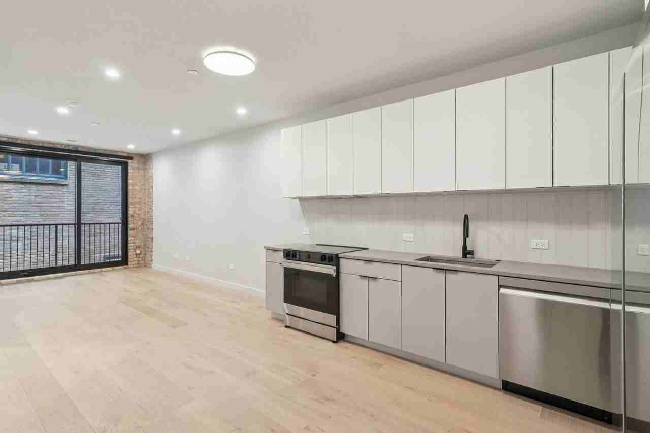 1706 Sherman Ave #214 - Photo 5 of 16