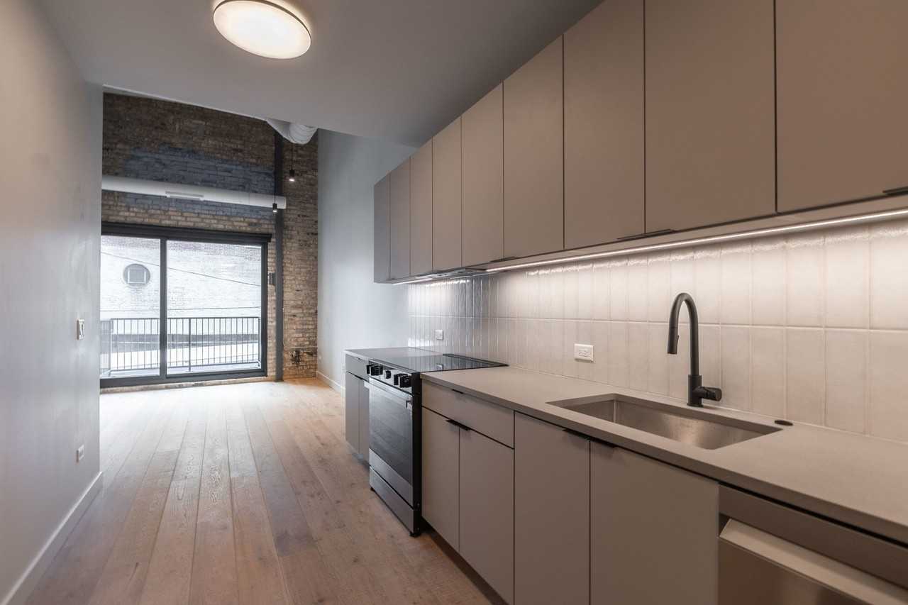 1706 Sherman Ave #302 - Photo 5 of 10