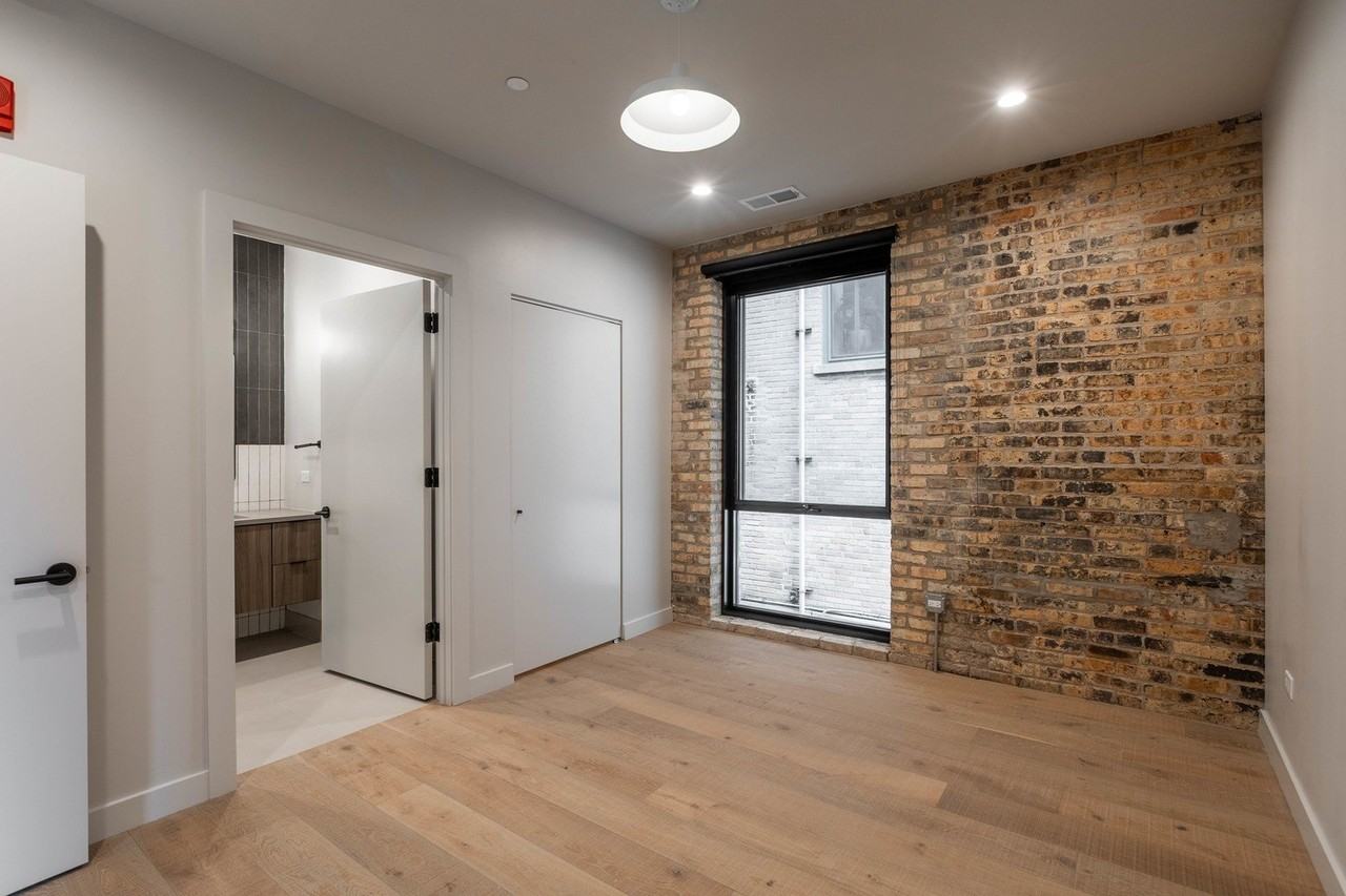 1706 Sherman Ave #302 - Photo 7 of 10