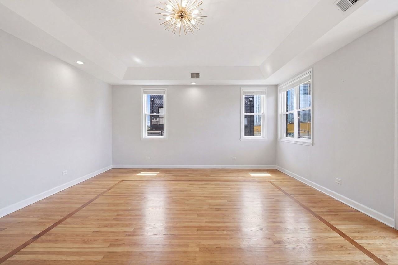814 W Hubbard St #4 - Photo 3 of 22