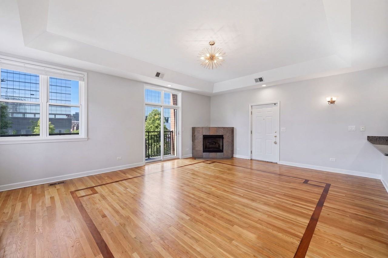 814 W Hubbard St #4 - Photo 4 of 22