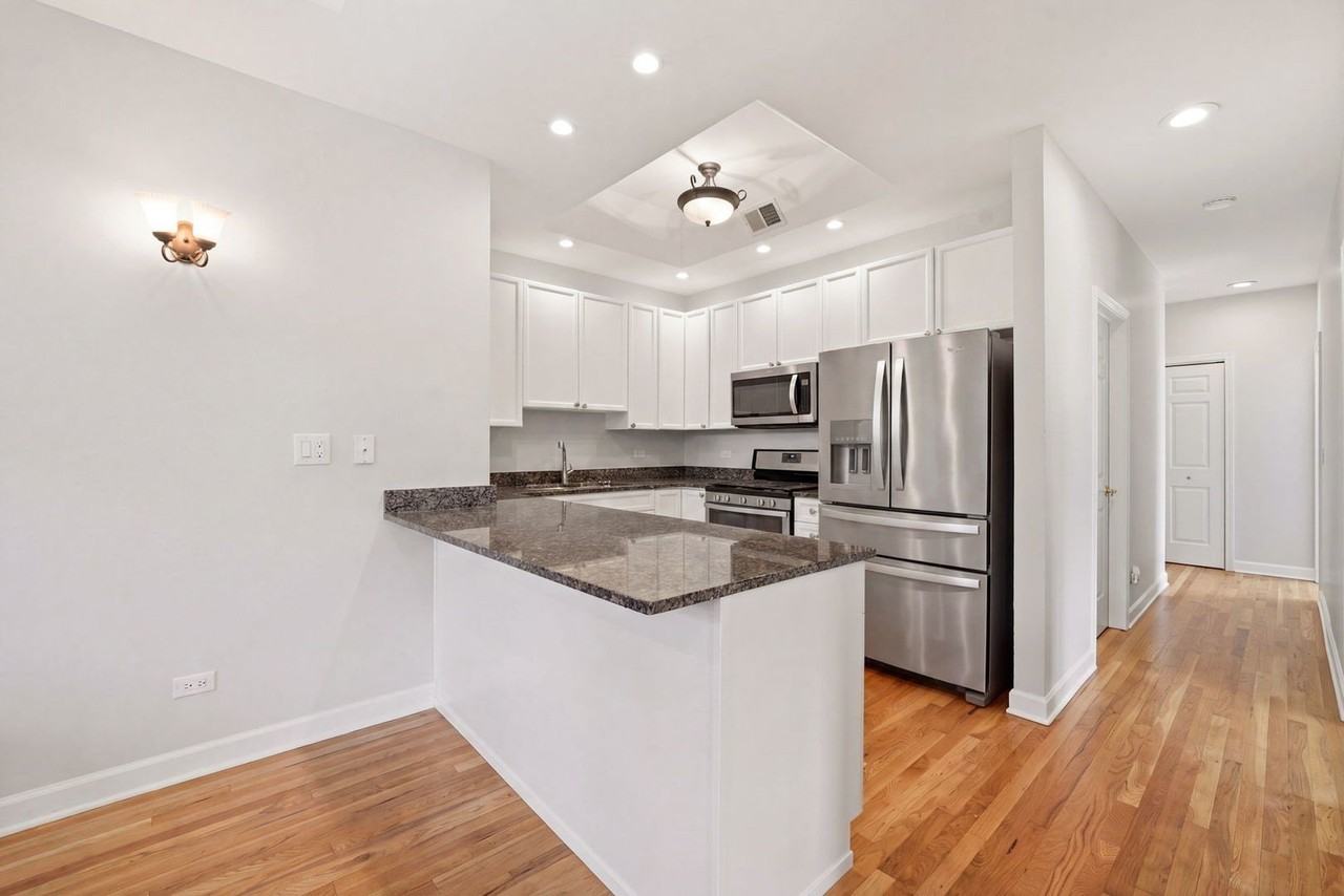 814 W Hubbard St #4 - Photo 7 of 22