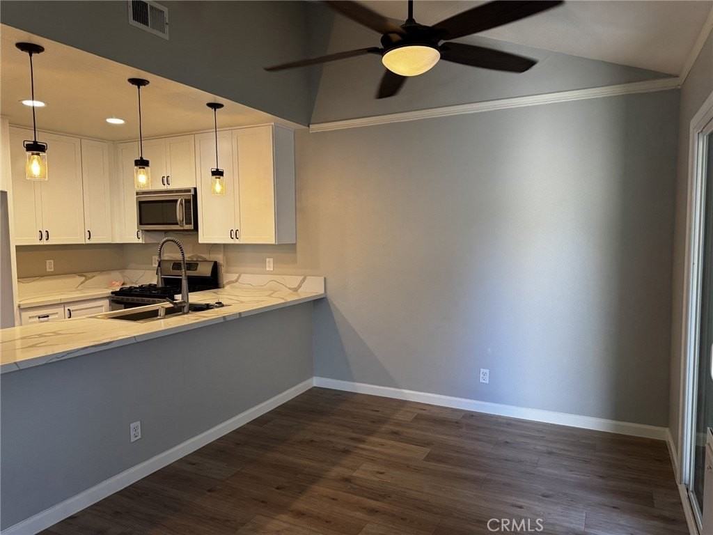 203 Teague Dr - Photo 5 of 28